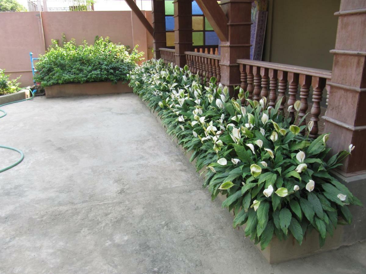 Lux Pillow Hostel Hpa-an Luaran gambar